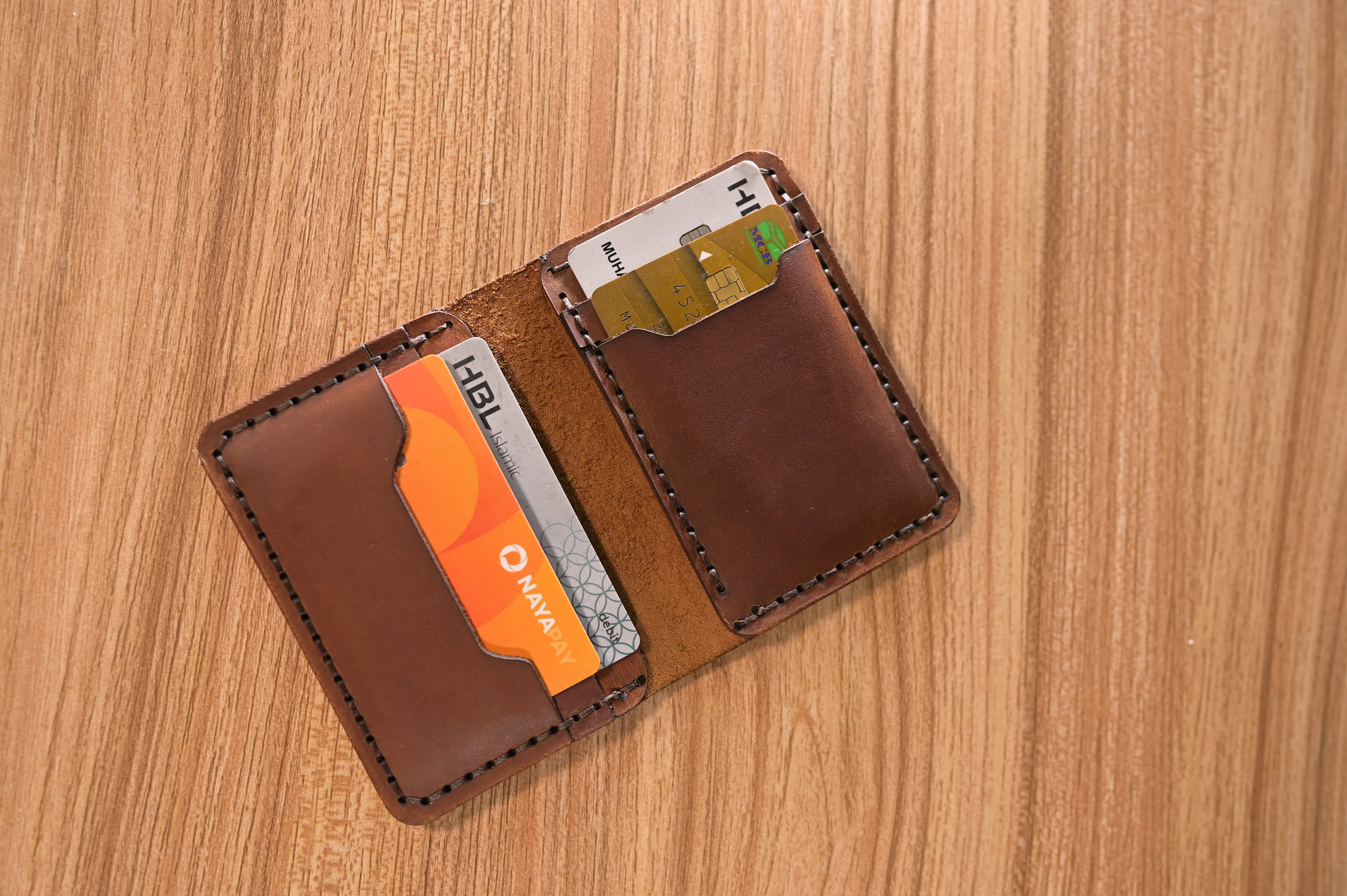 IRONLEATH Premium card holder